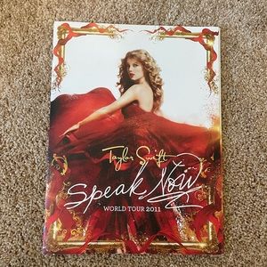 Taylor swift photo album from speak now tour 2011